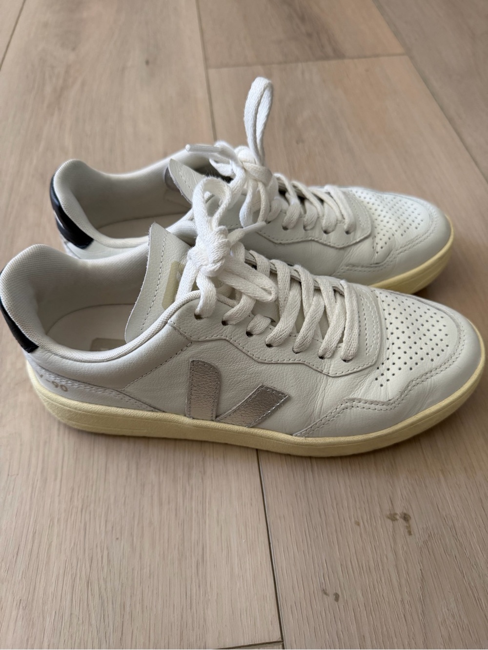 Veja V-90 Sneakers
